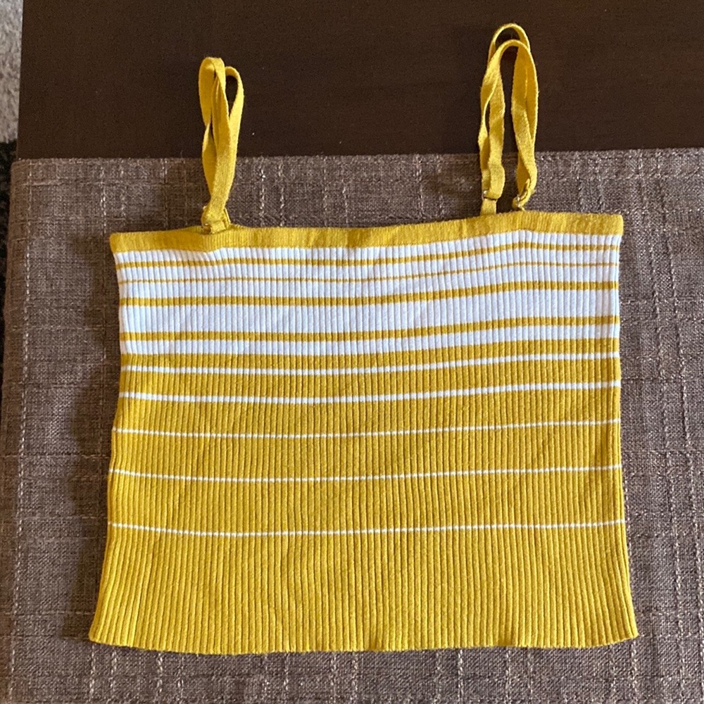 Sweater knit mustard crop